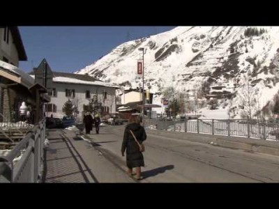 Aostan laakson takalaitaan piiloutunut sympaattinen La Thuilen hiihtokeskus pikaesiteltynä.