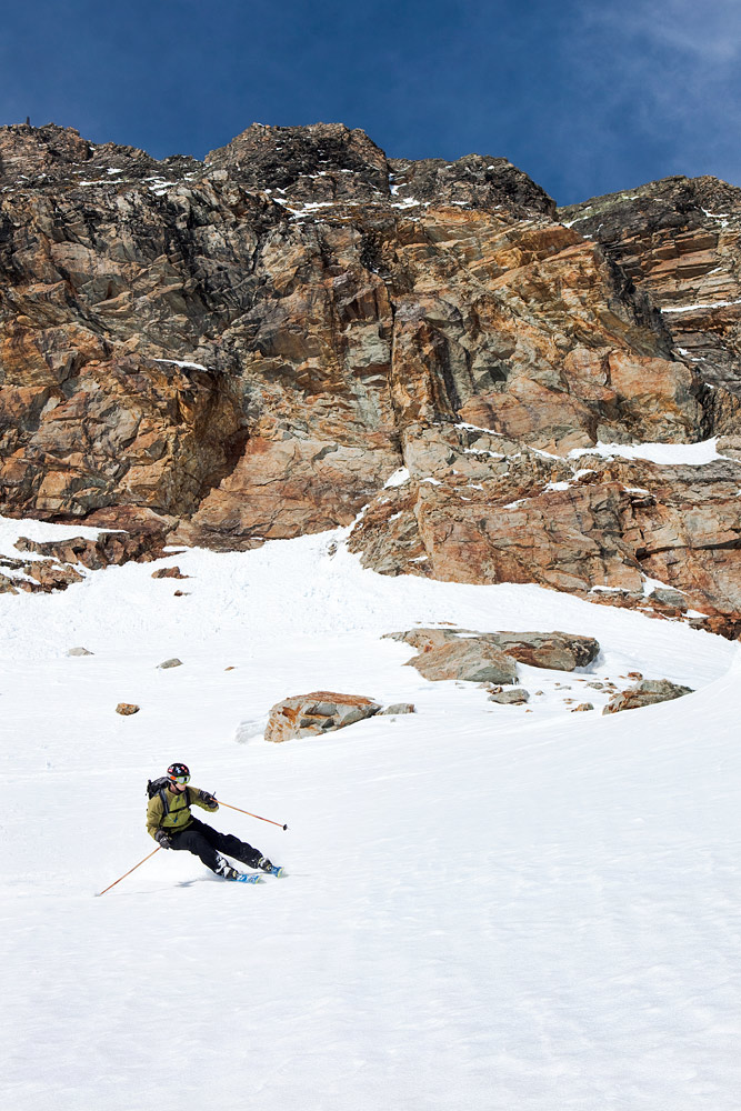 Alppien hiihtokausi alkaa ja päättyy Söldenissä. Jäätiköllä off-pistekausikin on pitkä.