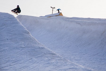 Talma Ski on niitä harvoja paikkoja Etelä-Suomessa, jossa pääsee vielä half pipeä hinkkaamaan. Pisteet siitä!