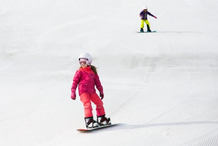 Vihti Ski Center tarjoaa matto- ja naruhisseillä helpon kokeilun lasku-uran alkuun. Näistä on hyvä siirtyä viereisiin sompahisseihin, ja lopulta huipulle asti vieviin ankkurihisseihin kun kurvit on jo hallussa.