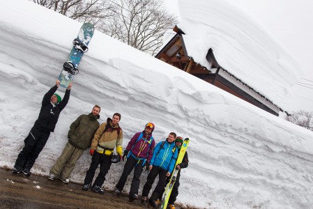 Myokon naapurissa Seki Onsenissa kerrottiin olevan käyntihetkellämme maailman syvin lumipatja, paksuudeltaan 450 cm.