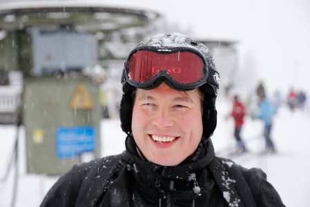 Tahkon kävijöillä on usein kiikarissa lumen ja laskemisen lisäksi myös after ski -ohjelmat ja illan kulinaariset nautinnot. Silloin on helppo hymyillä.