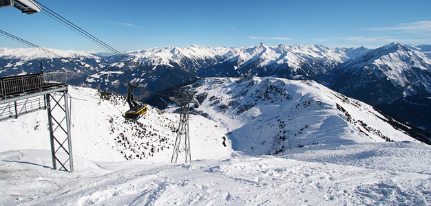 Zillertal ja Mayrhofen - hiihtokeskus