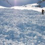 Paranna tietämystäsi ja opettele rinteiden ulkopuolella tarvittavia taitoja lumiturvallisuuskurssilla. Talvella 2013 – 14 kouluttautuminen onnistuu marraskuusta toukokuulle.
