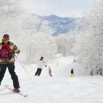 Hakuba Cortina skiers