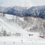 Hakuba Cortina skiing